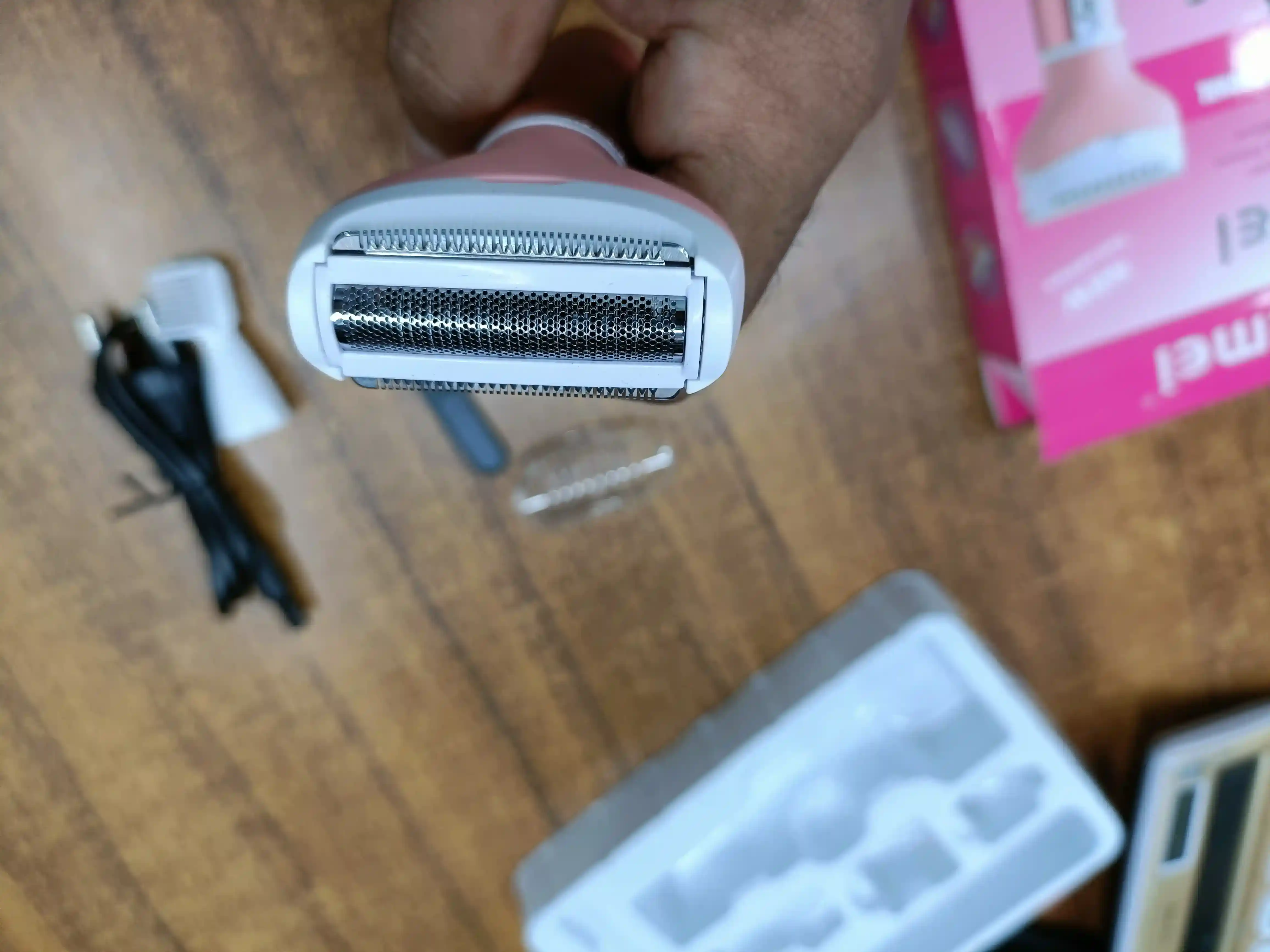 Kemei km -6637 Electric rechargeable trimmer(for women)